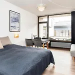 10 Person In Ulfborg