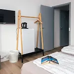 10 Person In