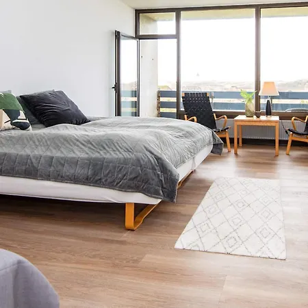 10 Person In Ulfborg