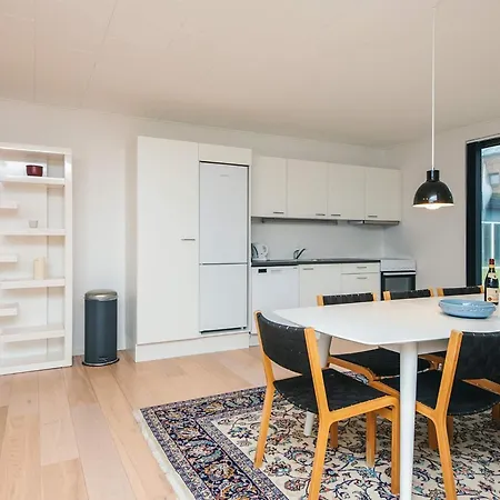 10 Person In Ulfborg *