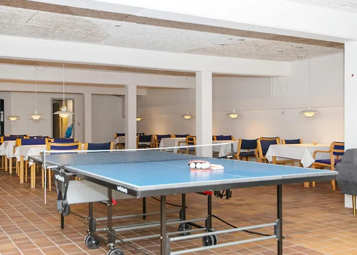 10 Person In Ulfborg