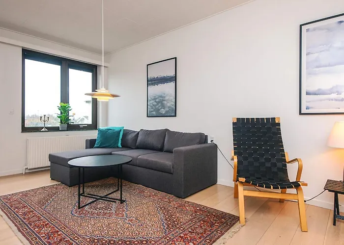 10 Person In Ulfborg